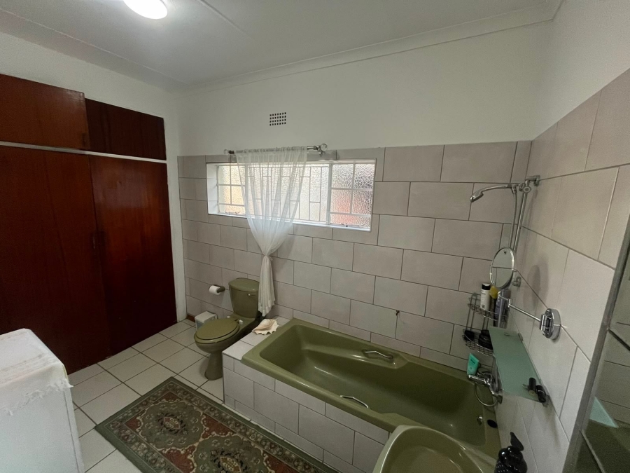 4 Bedroom Property for Sale in Safari Gardens North West